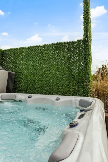 Schitterende Loft Met Jacuzzi En Sauna In Mechelen Exterior photo